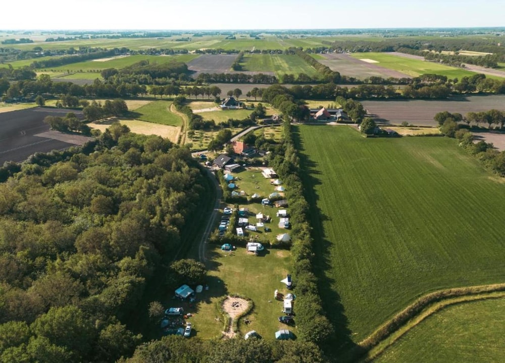 Spacious Chalet in a Rural Location Near Giethoorn