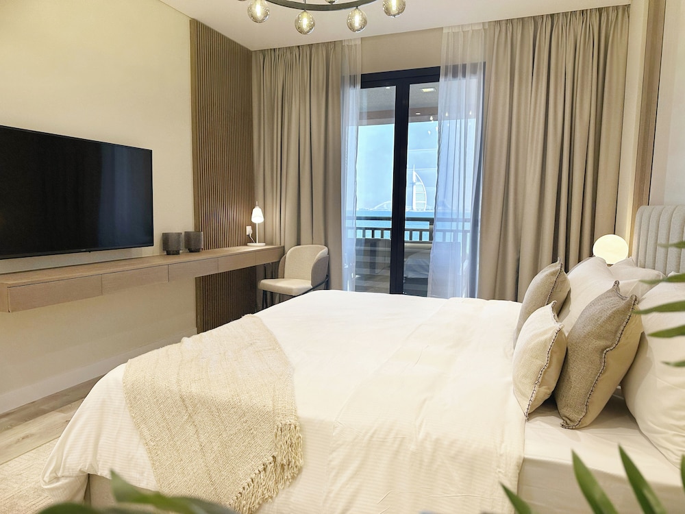Resort Apartments - Royal Amwaj North