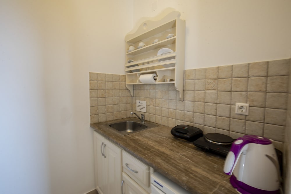 Erato Apartments