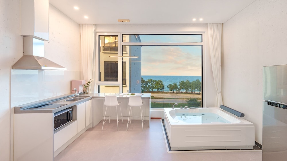 Gangreung cn6 Ocean View spa Poolvilla