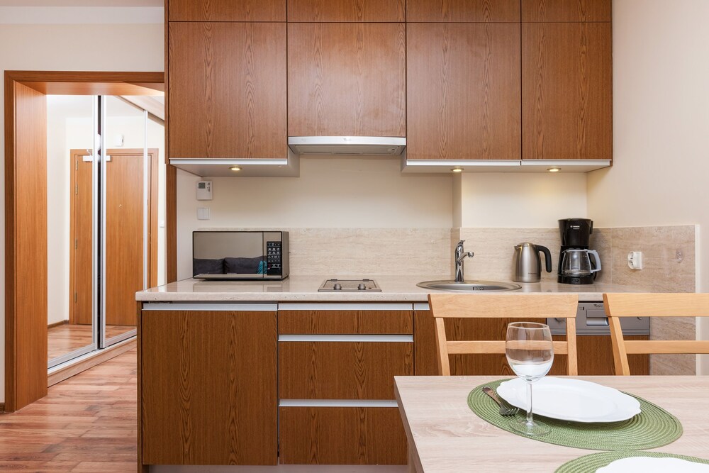 Villa Mistral Apartments by Renters view 3
