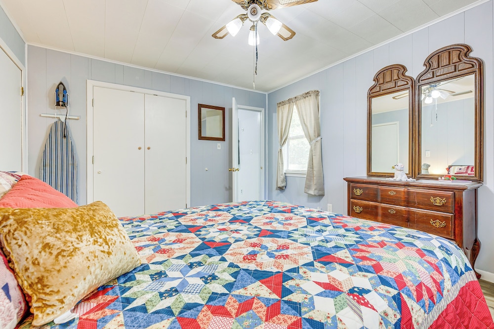 Peaceful Alabama Vacation Rental w/ Large Deck view 2