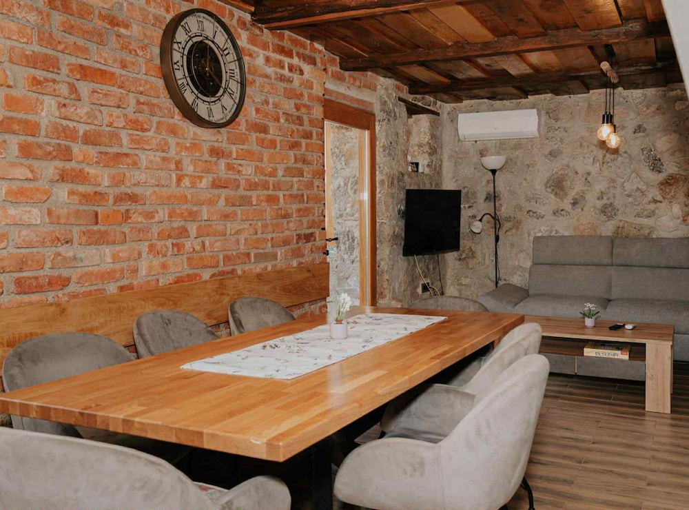 Holiday Home Šapat Šume