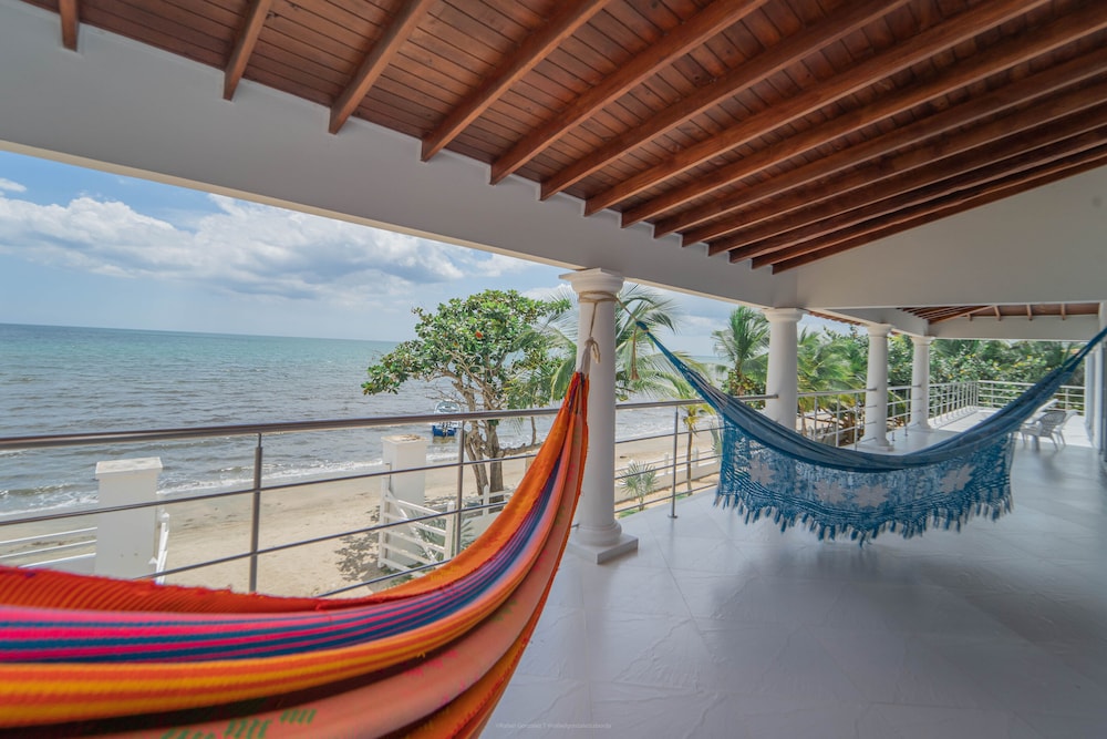 Villa El Francés 4BD WPool & Beach Front
