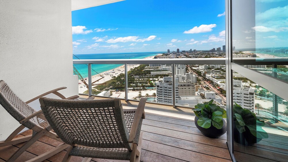Luxury Vacation Rentals at The Setai by LRMB