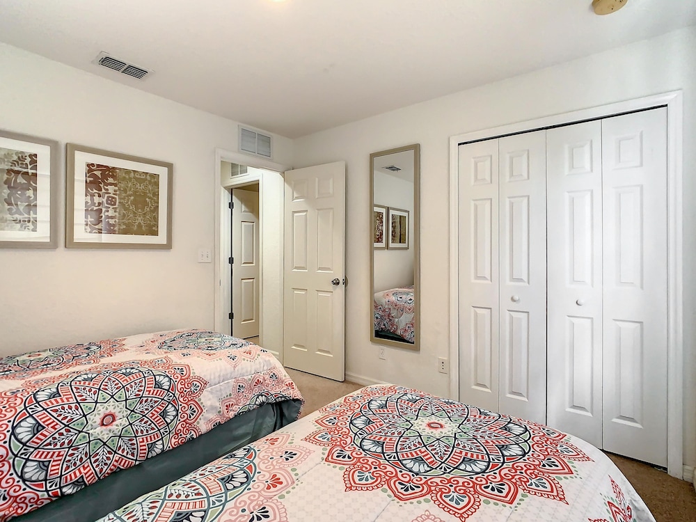 Regal Oaks Getaway Resort Living Near Disney