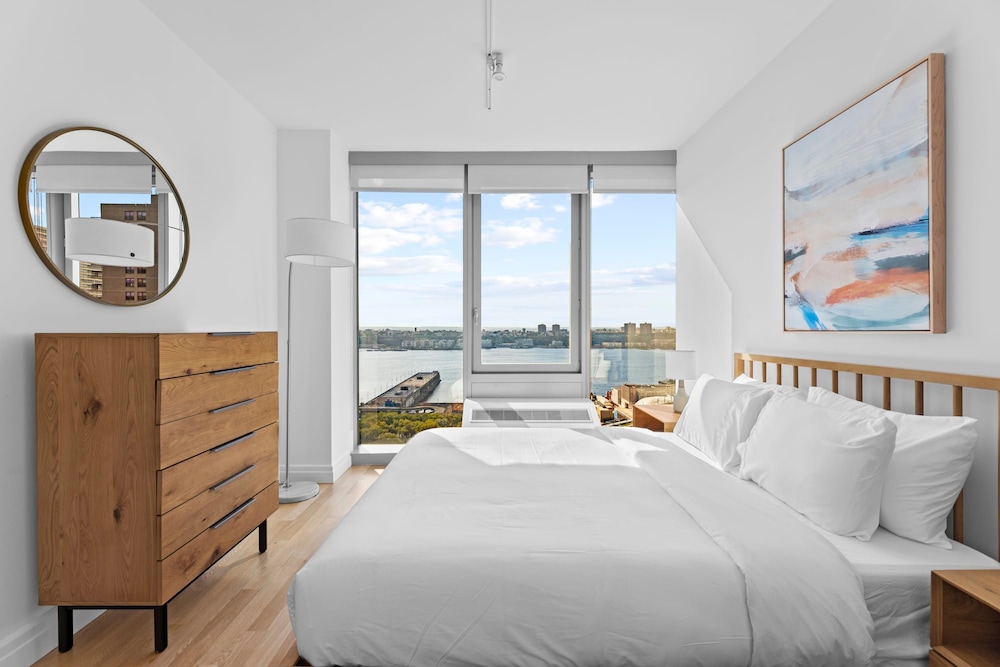 Forte Select by Rove Travel 2BR Midtown West Apt