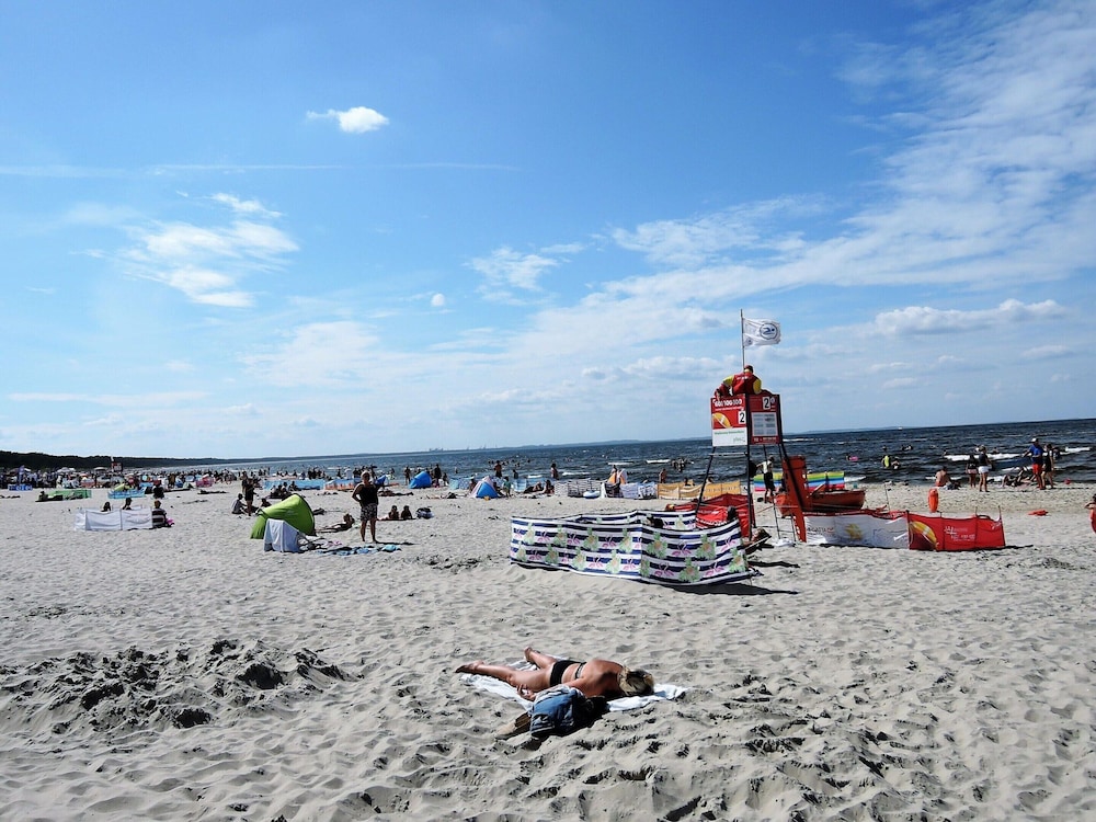 Dziwnowek Holiday House Near Beach