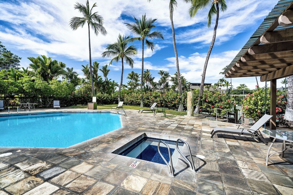 Oceanfront Kanaloa Condo - Pools, Hot Tubs & Sunset Views- Vrkcv