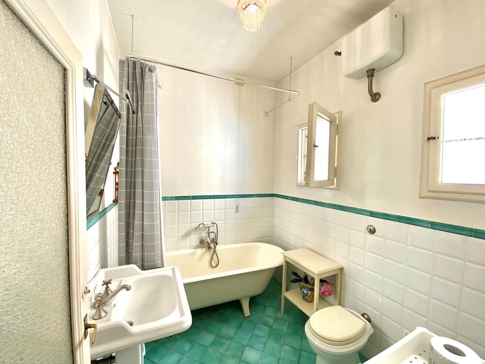 Laura 50 in Firenze With 6 Bedrooms and 3 Bathrooms