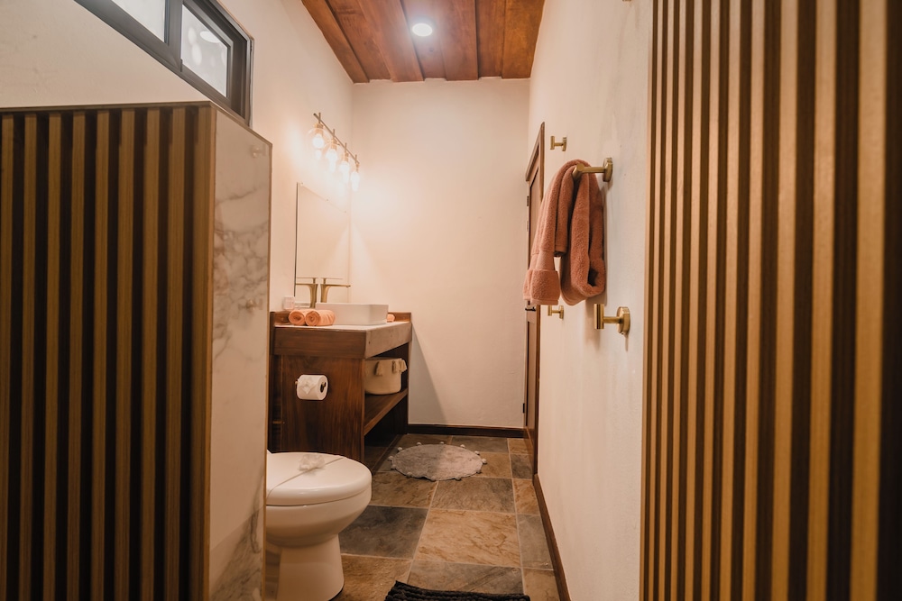 2 Blu Moons Boutique Hotel & Retreat