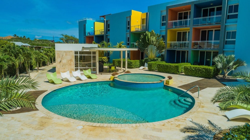 Beautiful Condo w 2BR 2BA Groundfloor Pool Access