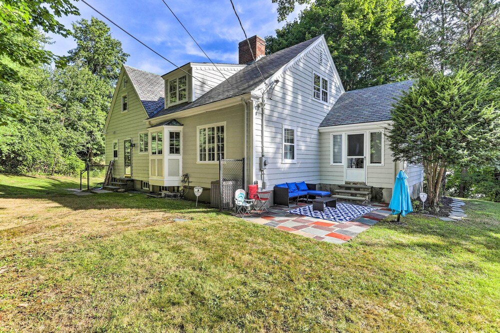 Grand Worcester Getaway w/ Large Private Yard! view 4