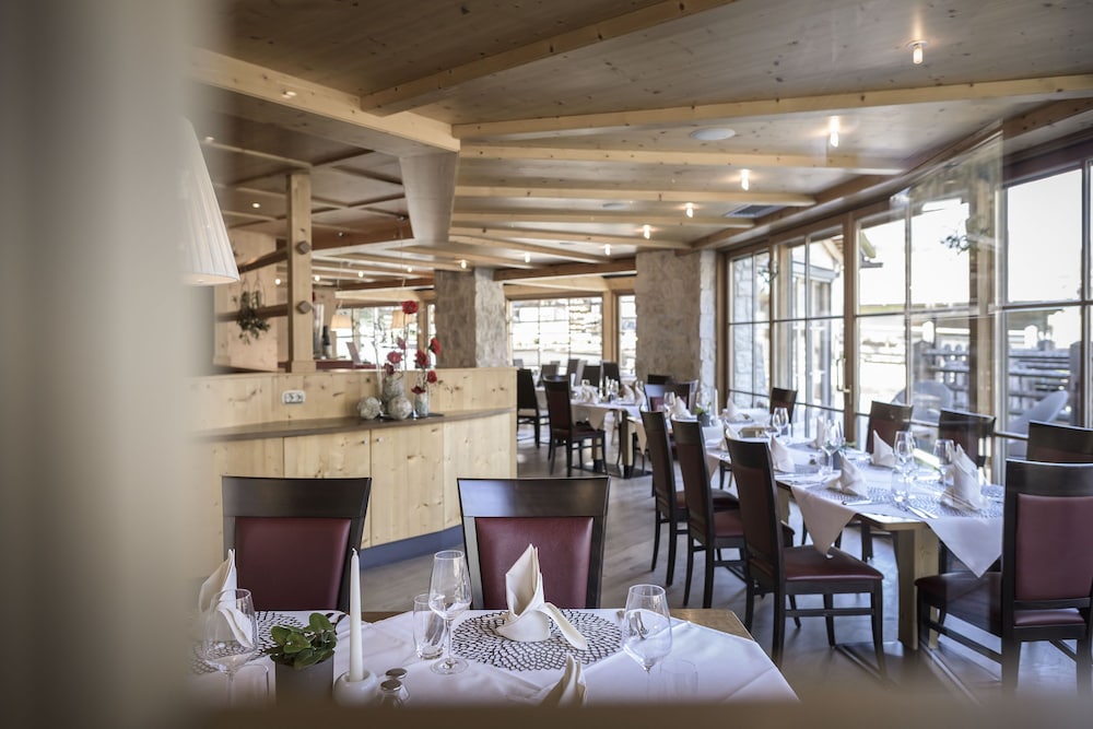 Post Alpina - Family Mountain Chalets