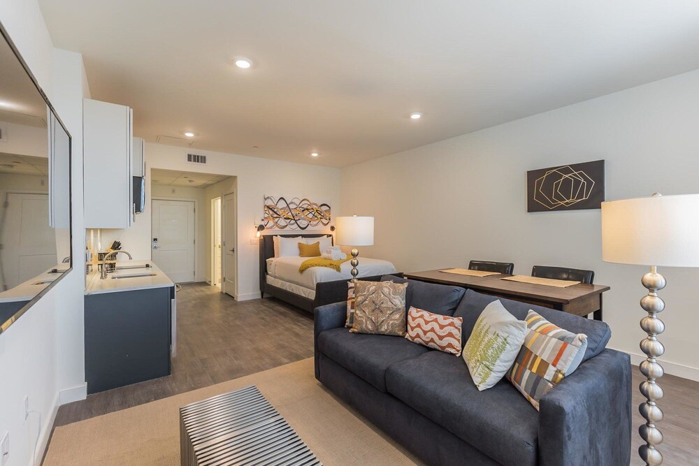 Pine Suite - 409 in Philadelphia view 5