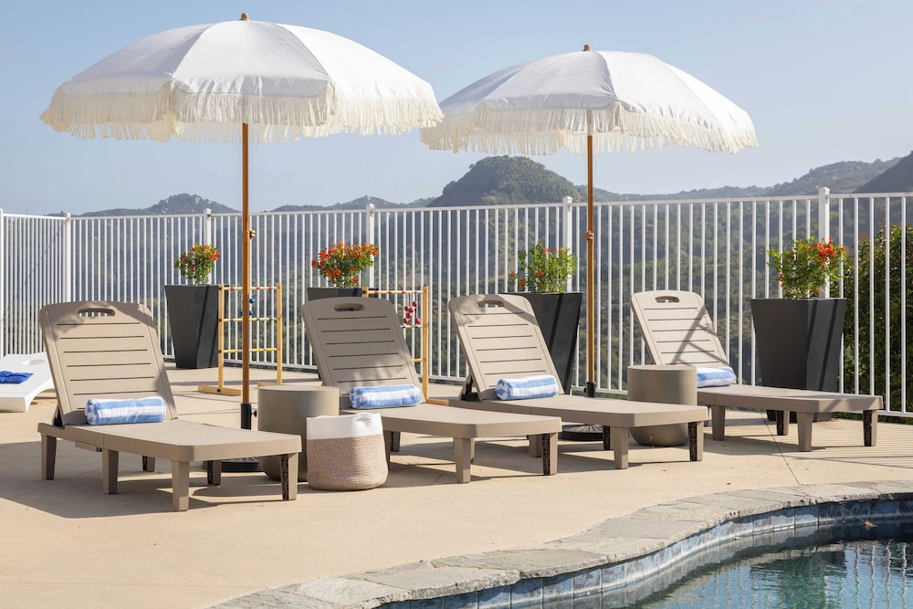 Pool, Views, Hot Tub, Fire Pit & Arcade Vista Clara by Avantstay