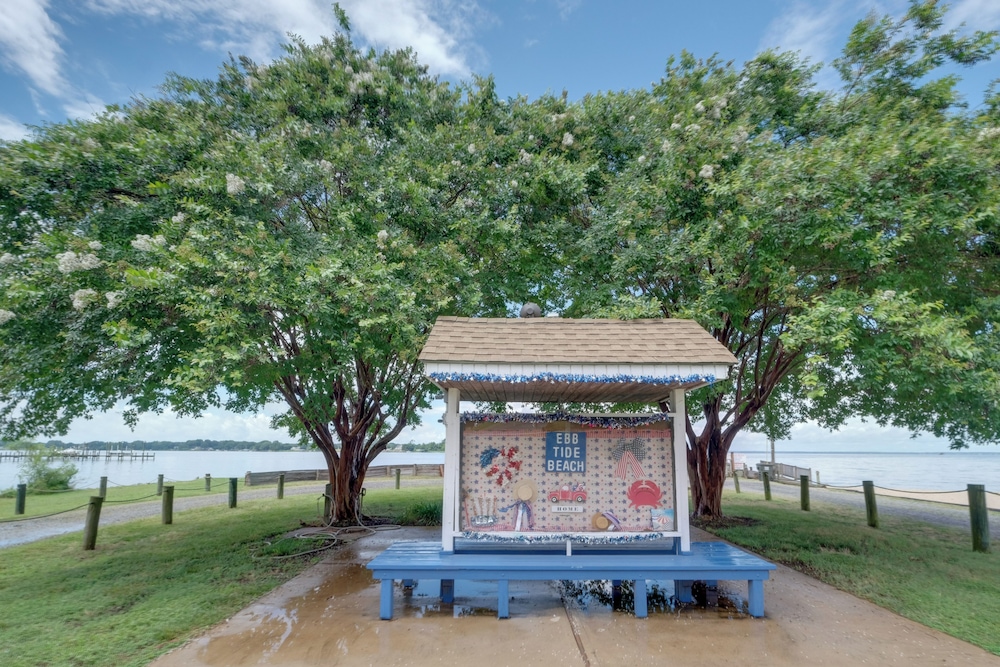 Fish, Relax & Enjoy Lake Views: Colonial Beach Gem