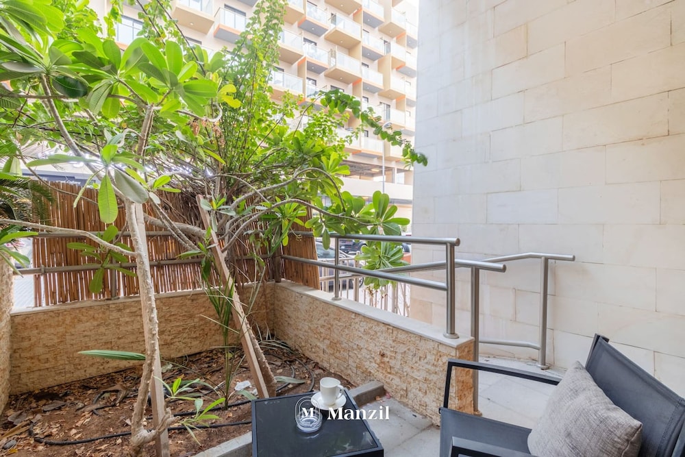 Manzil- Chic Studio in JVC With Premium Amenities