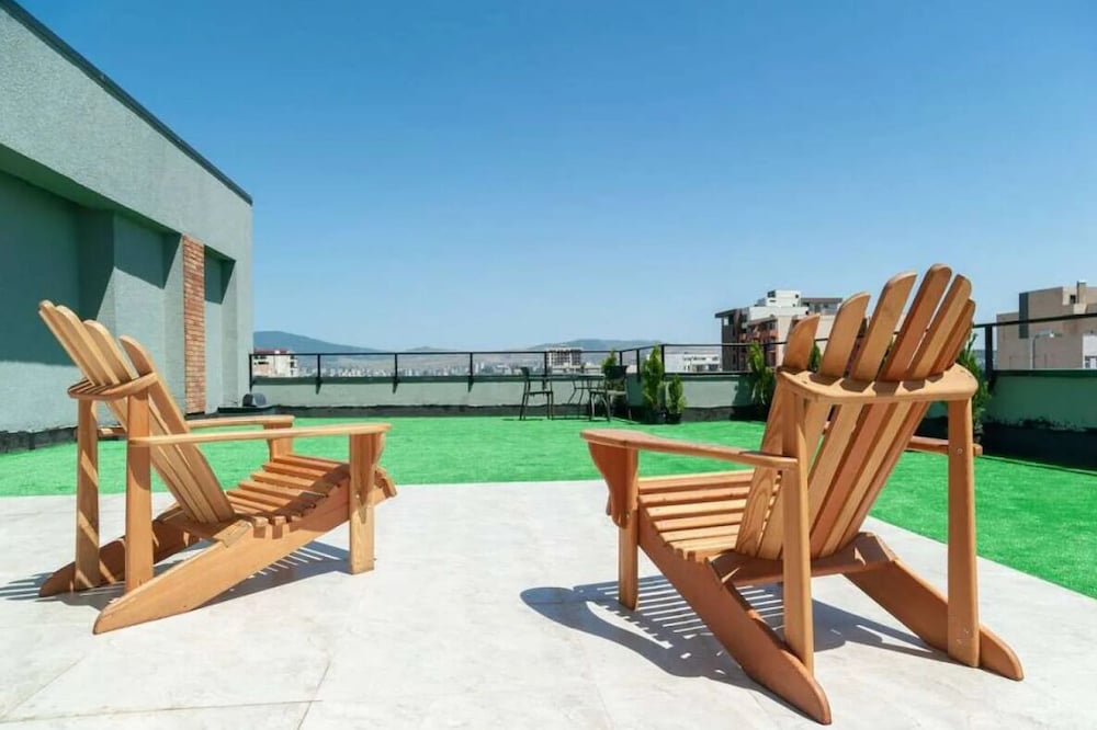 Epic 1Bed unit Huge Balcony area