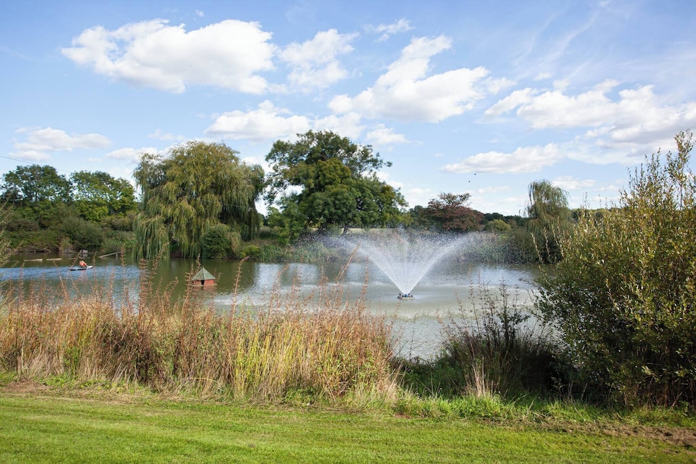 Lakeside Sussex Retreat