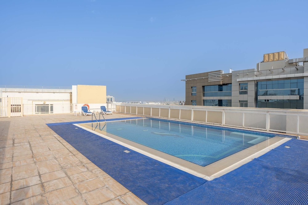 Spacious 1BR Haven for 2 in Al Barsha
