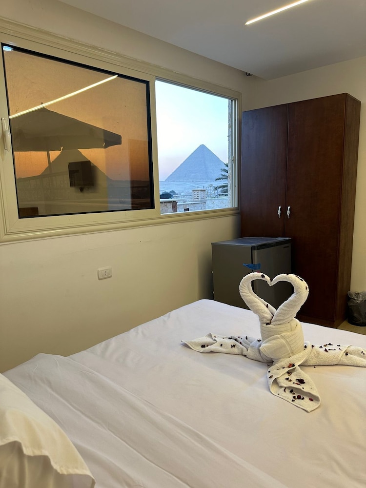 Great sun pyramids inn