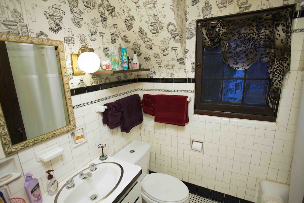 Castle on Glen - 3 Bedroom Home