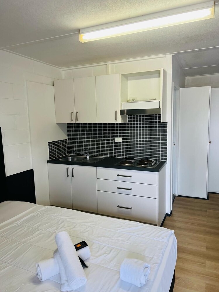 BAN BAN SPRING ROADHOUSE AND MOTEL