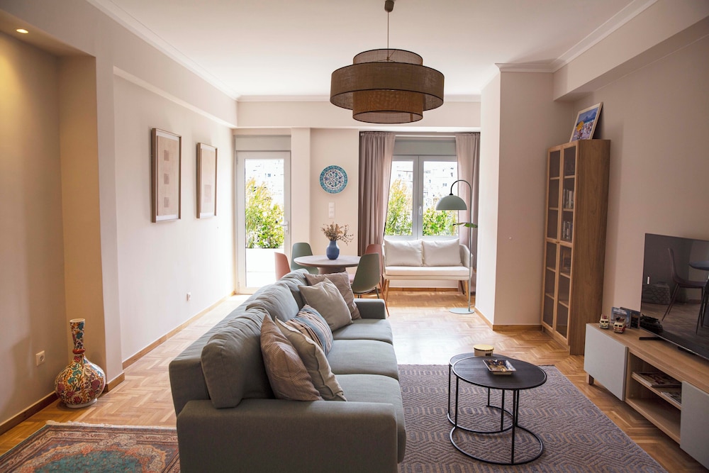 Contemporary Athenian Escape GHH