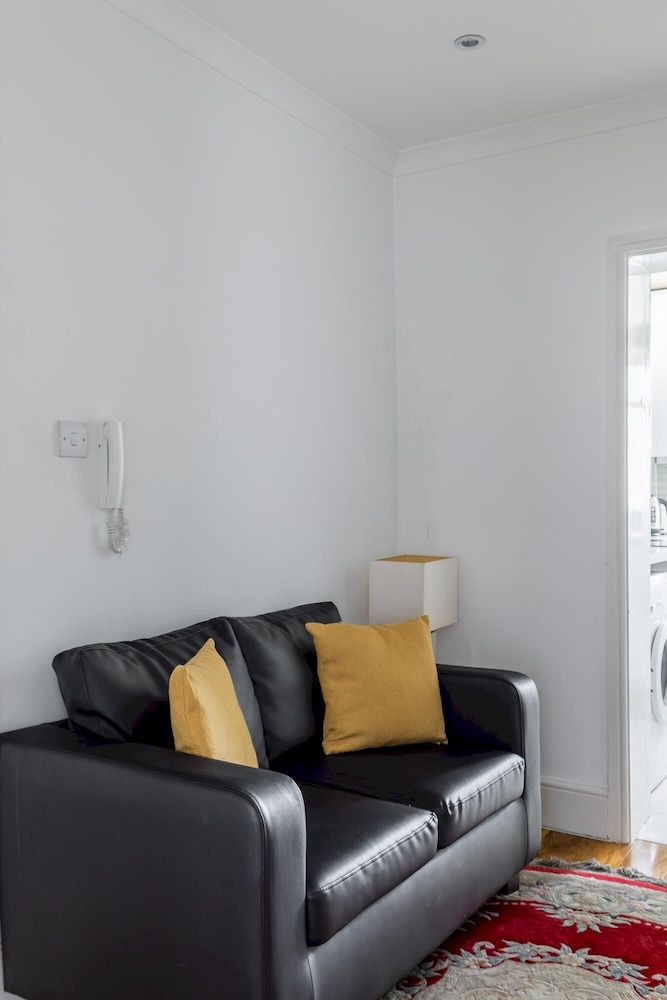 Stylish 1-bedroom Brand new Flat in Marylebone view 2