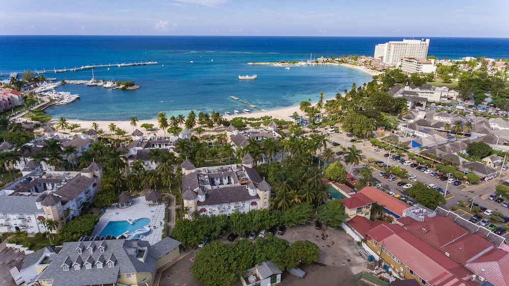 Sandcastles Beach Resort