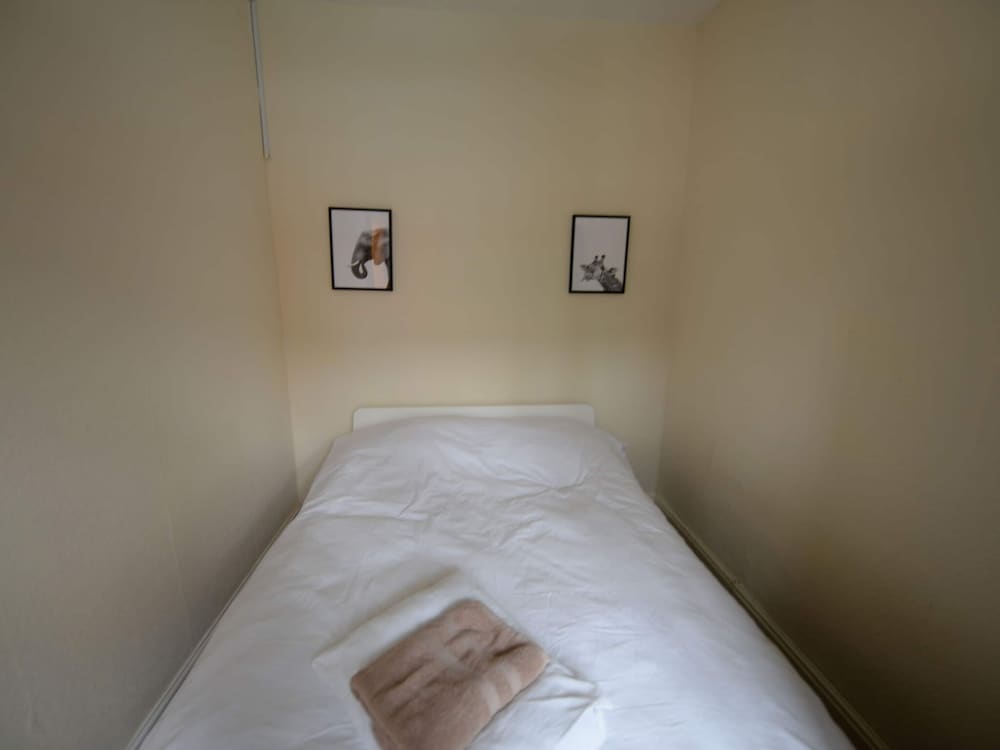 Spacious Apartment in Coventry near Belgrade Theatre view 3