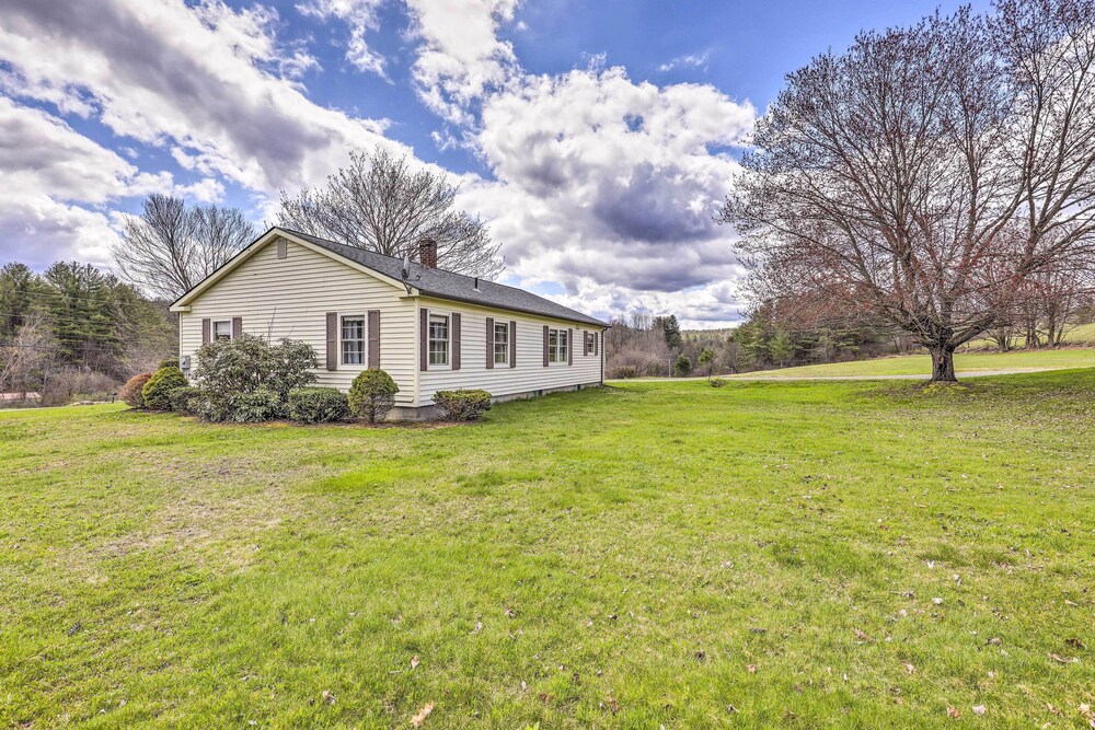 Tasteful Country Home on 5 Acres ~ 3 Mi to Lake! view 4