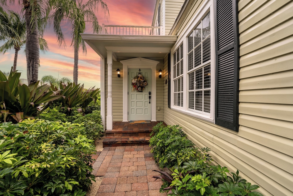 Charleston House
