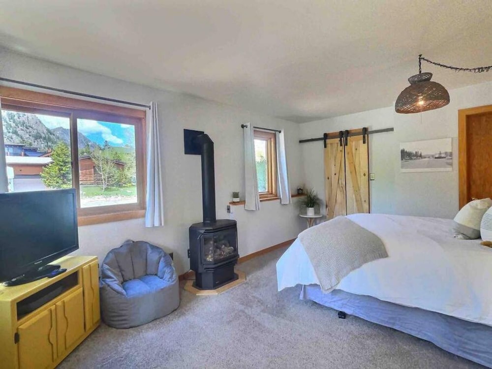 Summit County Vacations - Mountain View Home Near Breck Vail 4 Seasons Room Rooftop Deck Hot Tub - Property Image 6