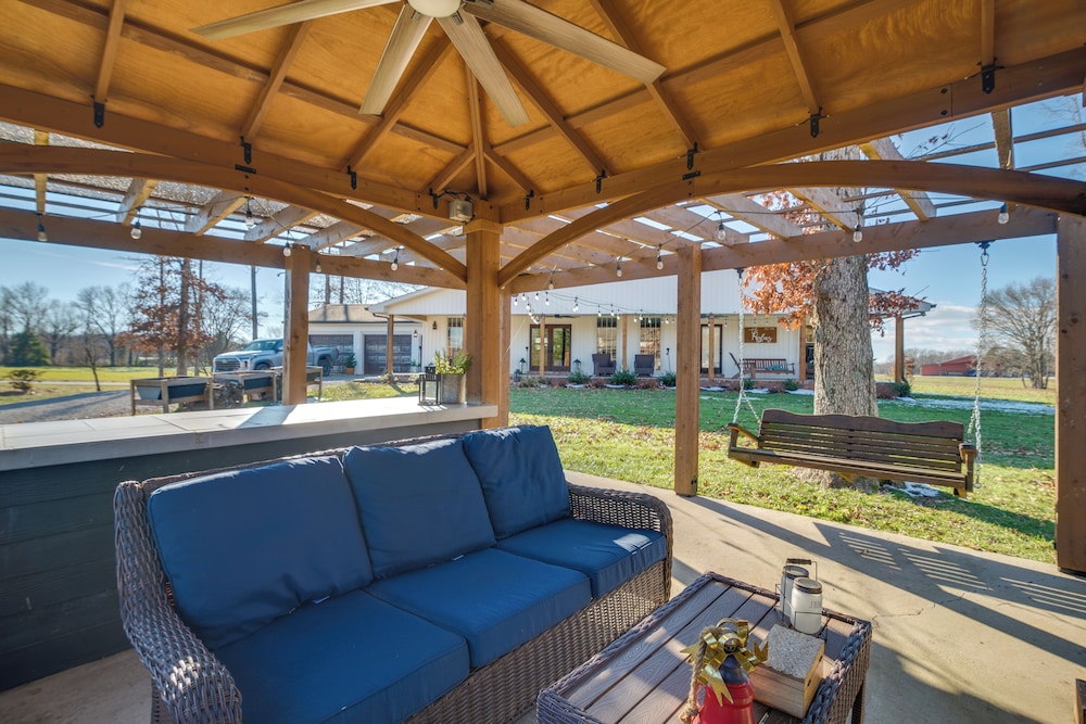 Rest & Relax: Tennessee Home w/ Patio & Fire Pit