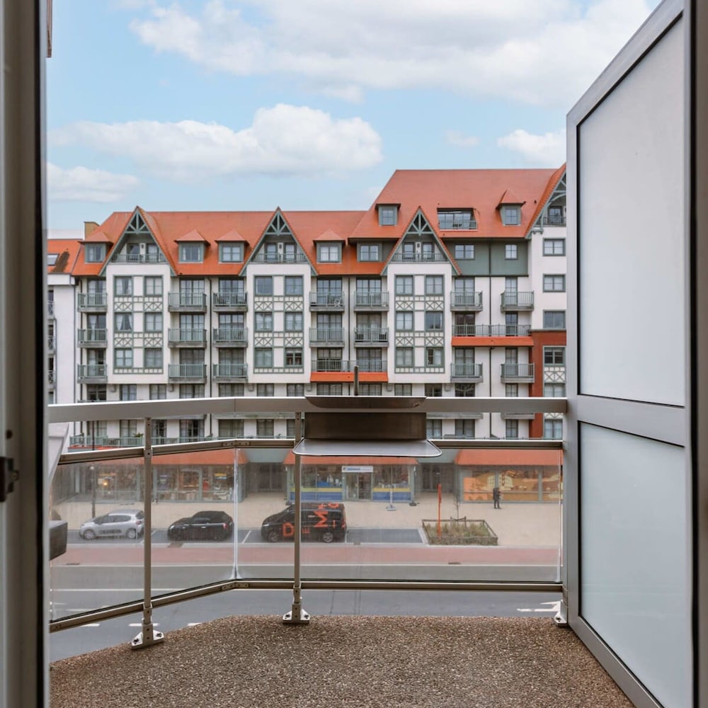 Superb Apartment With sea View and Private Parking