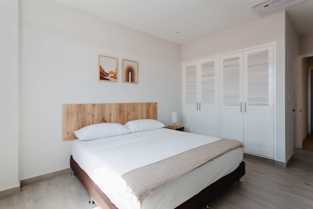 w Brilliant 2BR w Balcony in Panama