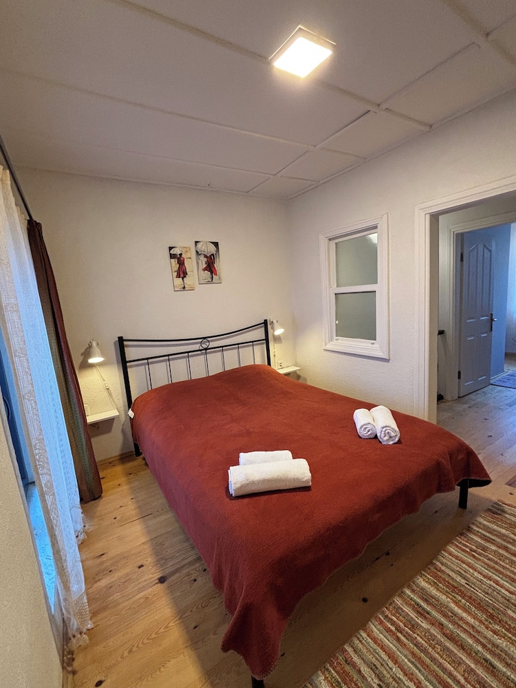 Idor Guest House