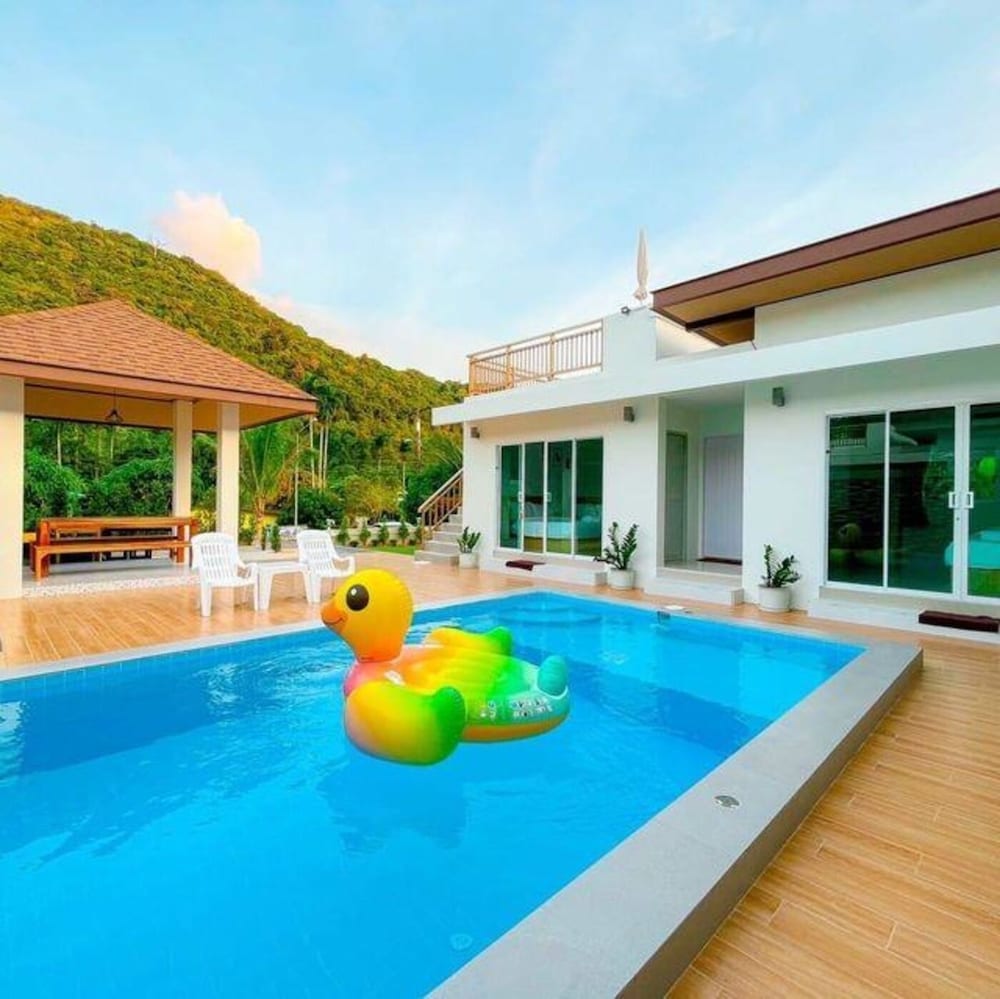 Le poulet poolvilla khanom