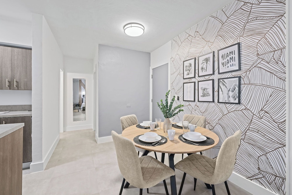 Harding Avenue Apartments by Andes STR