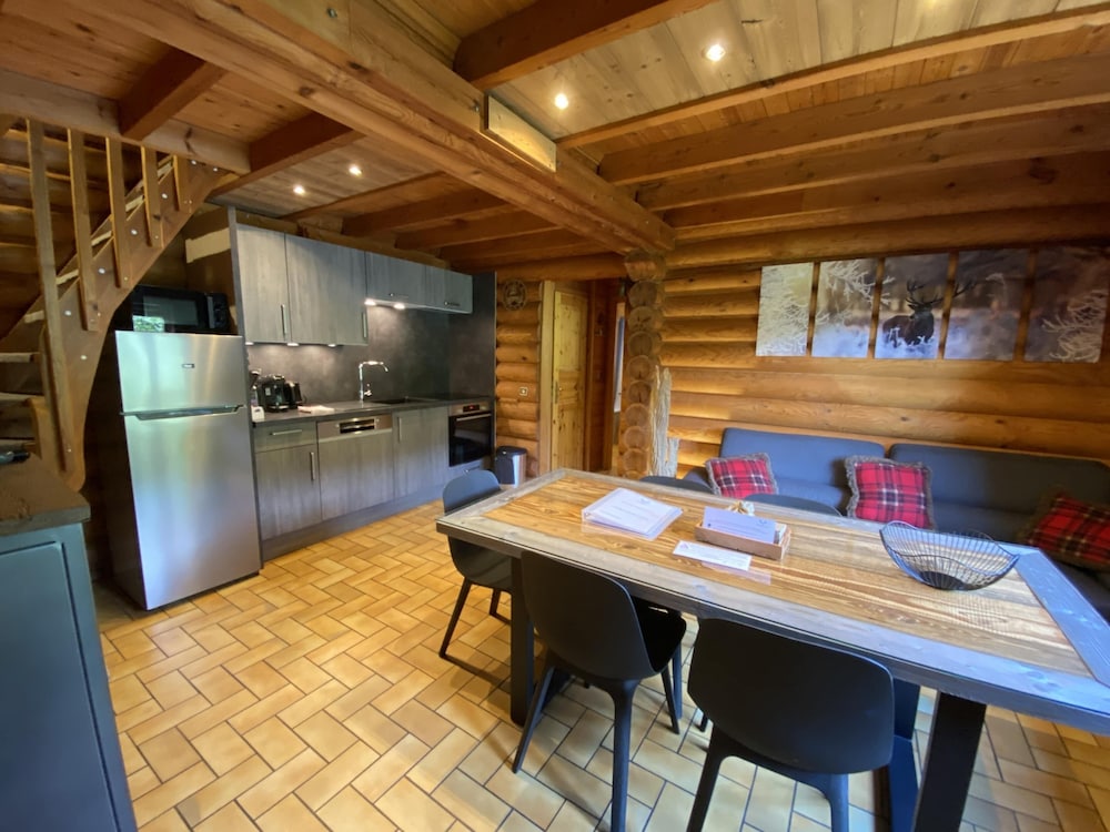 Chalet in La Bresse With Hot Tub & Mountain Views