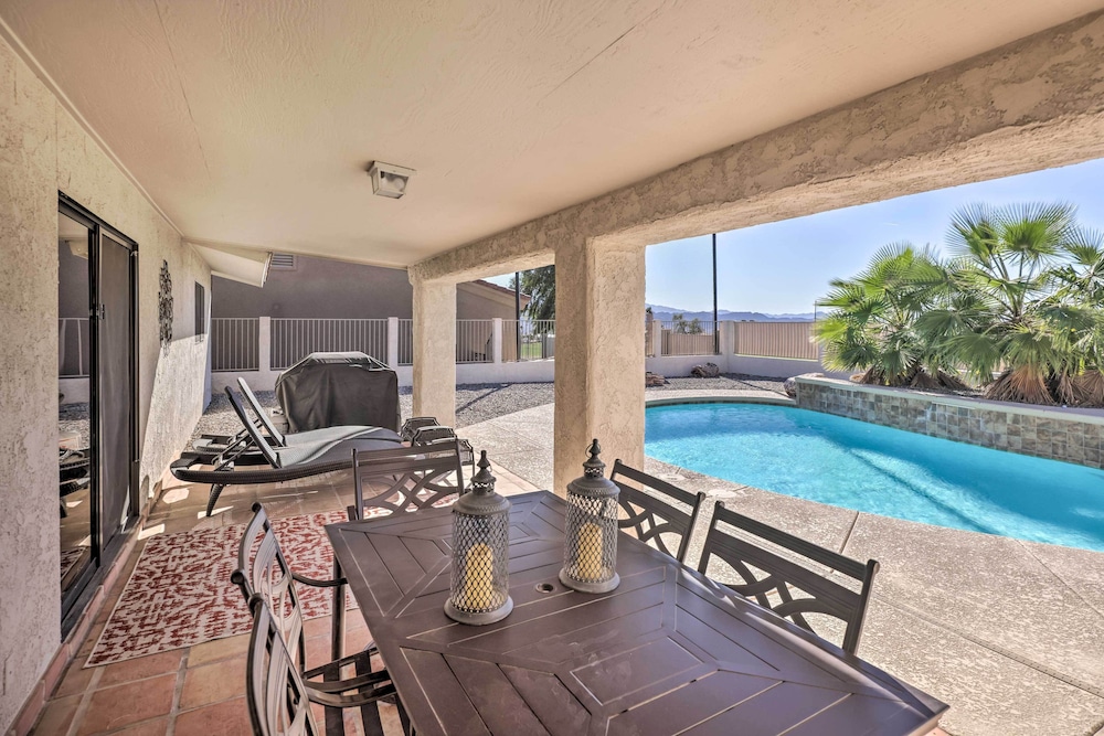 Private Pool & Hot Tub: Havasu Getaway! view 5