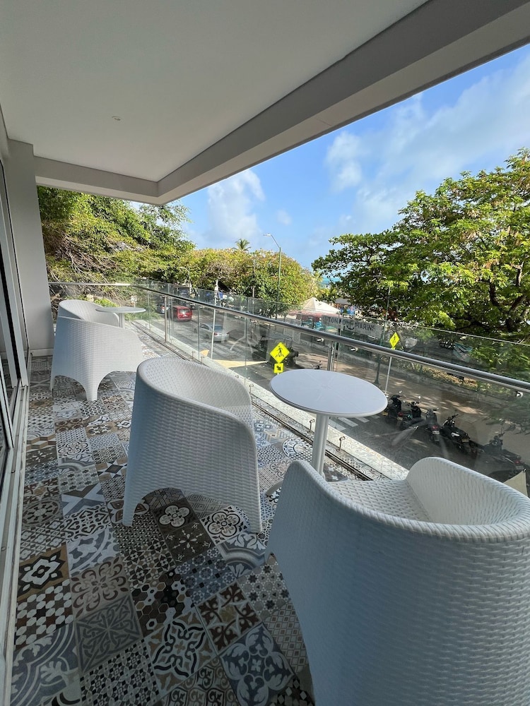 Bayside 201 Apartments