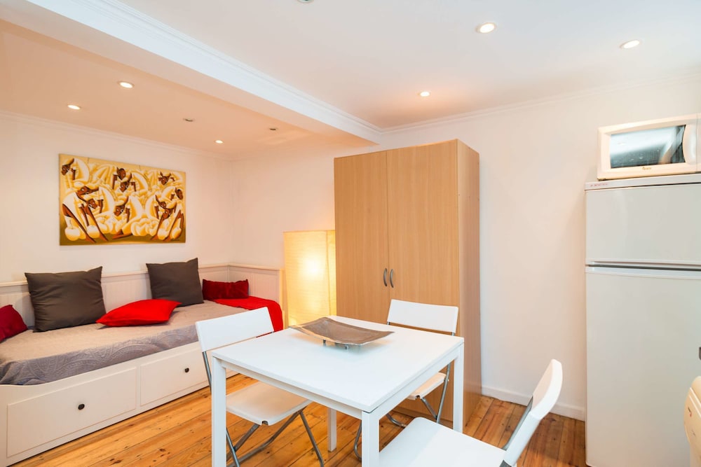 Lisbon Low Cost Apartments