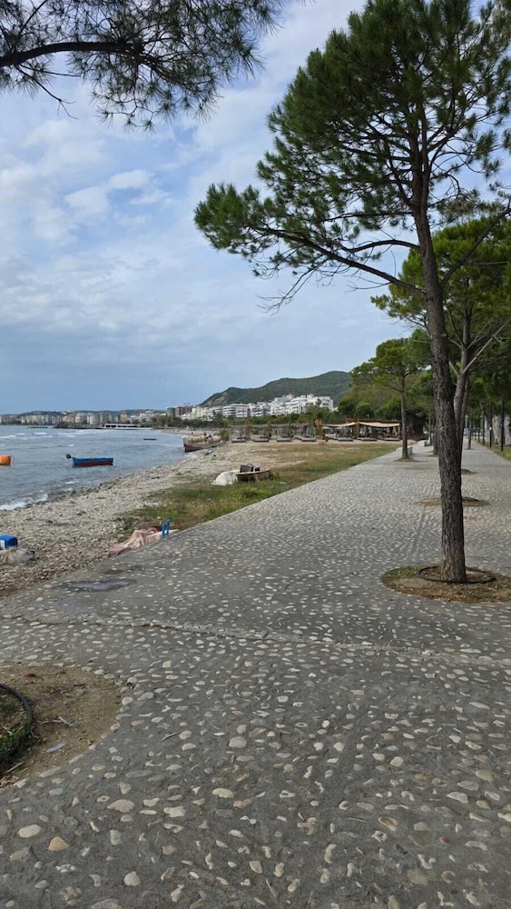 Tirent Apartment - Your Beach Home in Vlorë