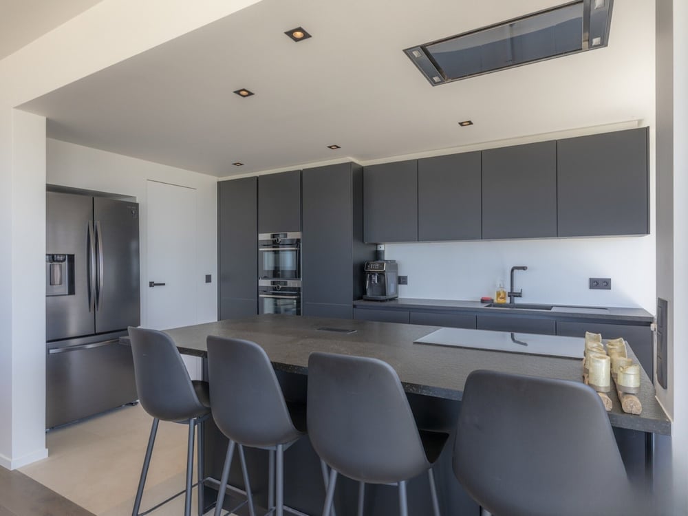 Apartment With Panoramic sea View in De Panne