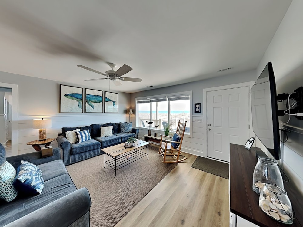 Sea Paradise Cottage by Topsail Realty