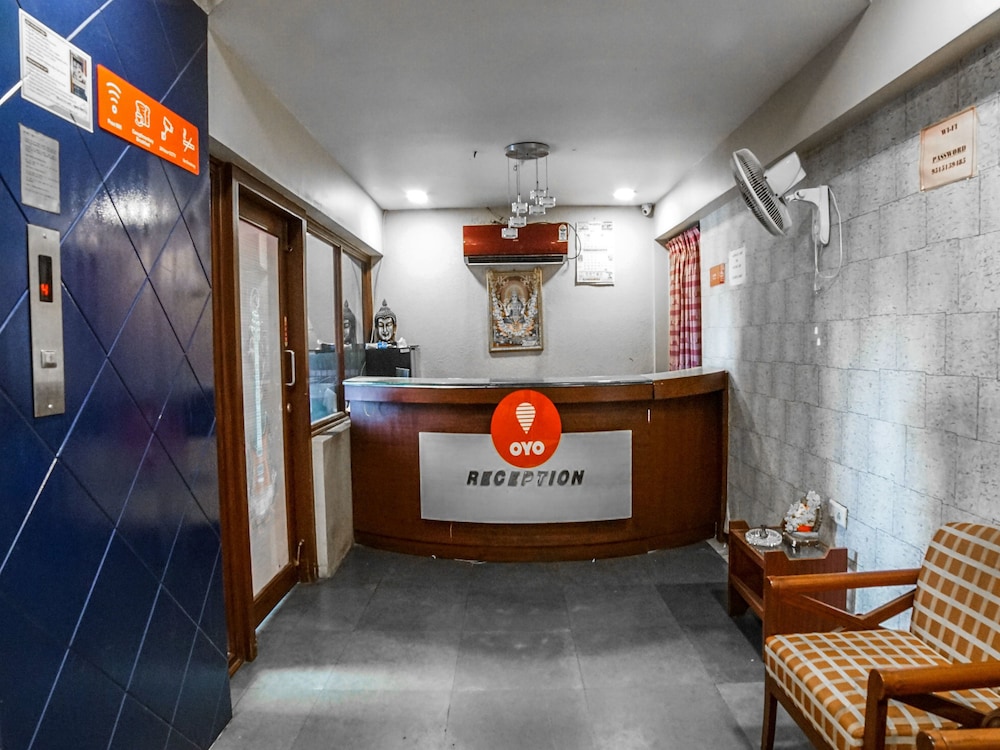 Capital O 12906 Amrutha Grand