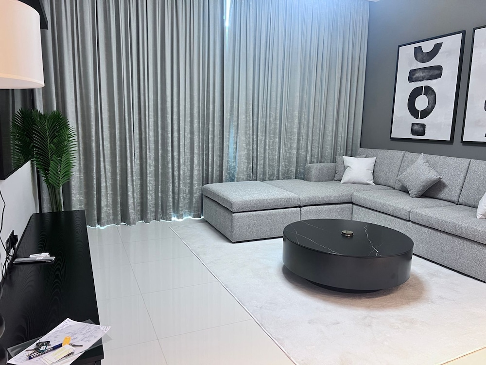2 Bedroom Flat Beachfront Palm Jumeirah